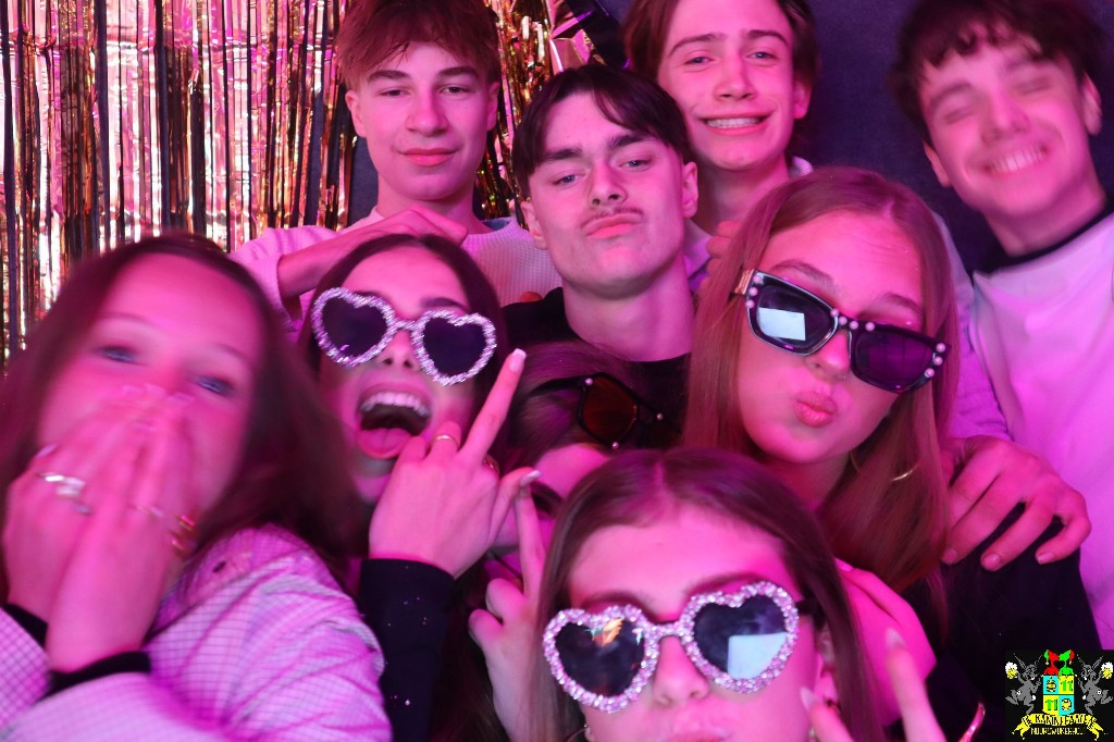 ../Images/Jeugd Opwarmbal Photobooth 210.jpg